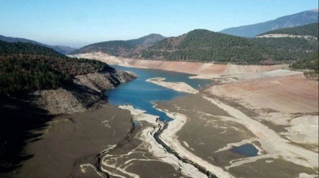 Bursa susuz kaldı! Yüzde sıfır dolulukla kurudu: Nilüfer ve Doğancı Barajları boşaldı 1