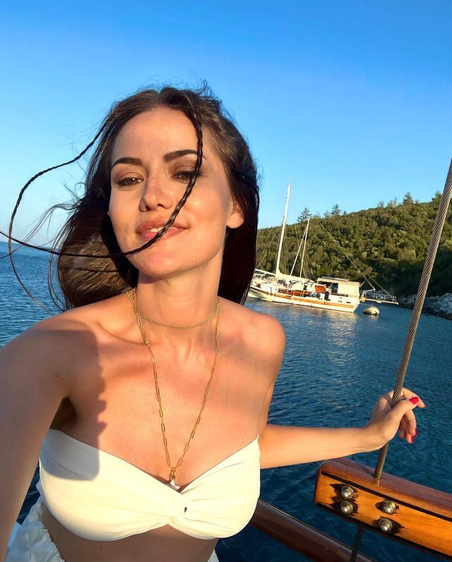 'Tüm mal varlığını nakde çeviriyor' denmişti! Ünlü oyuncu Burak Özçivit'ten ülkeyi terk iddialarına yanıt! ''Sıkıldım artık'' 5