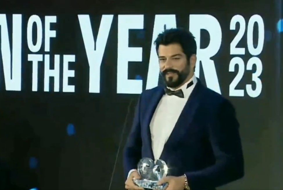 'Tüm mal varlığını nakde çeviriyor' denmişti! Ünlü oyuncu Burak Özçivit'ten ülkeyi terk iddialarına yanıt! ''Sıkıldım artık'' 8