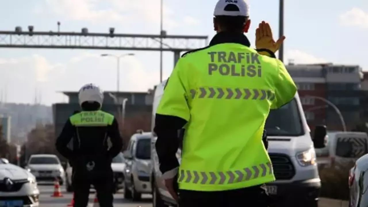 Bakan Yerlikaya duyurdu! O sürücüler 200 bin TL ceza ödeyecek 4