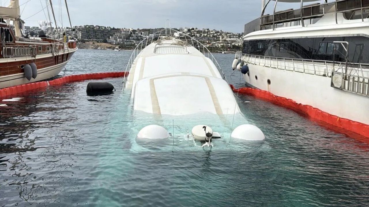 Bodrum'da 40 Milyon TL'lik lüks yat suya gömüldü 4