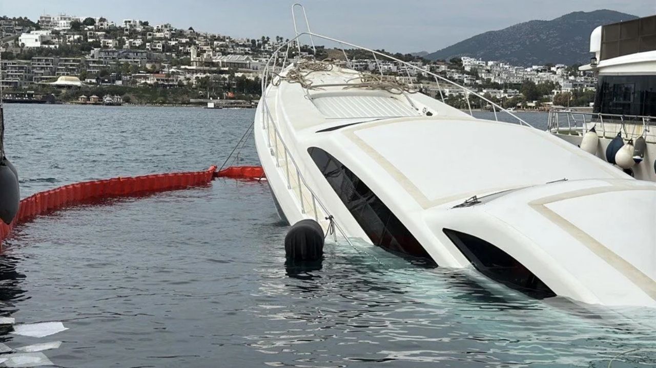 Bodrum'da 40 Milyon TL'lik lüks yat suya gömüldü 5