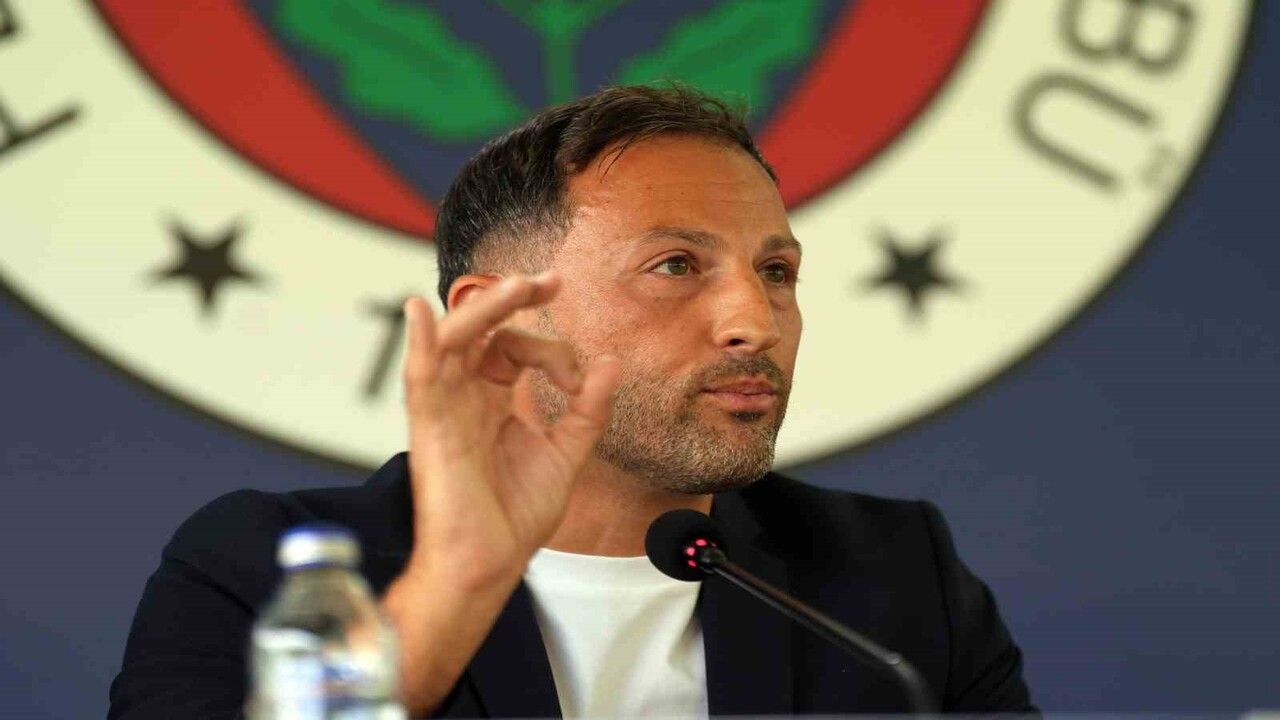 Fenerbahçe'de O İsimlerde Kadro Dışı Kalacaktı Tedesco Kurtardı 1