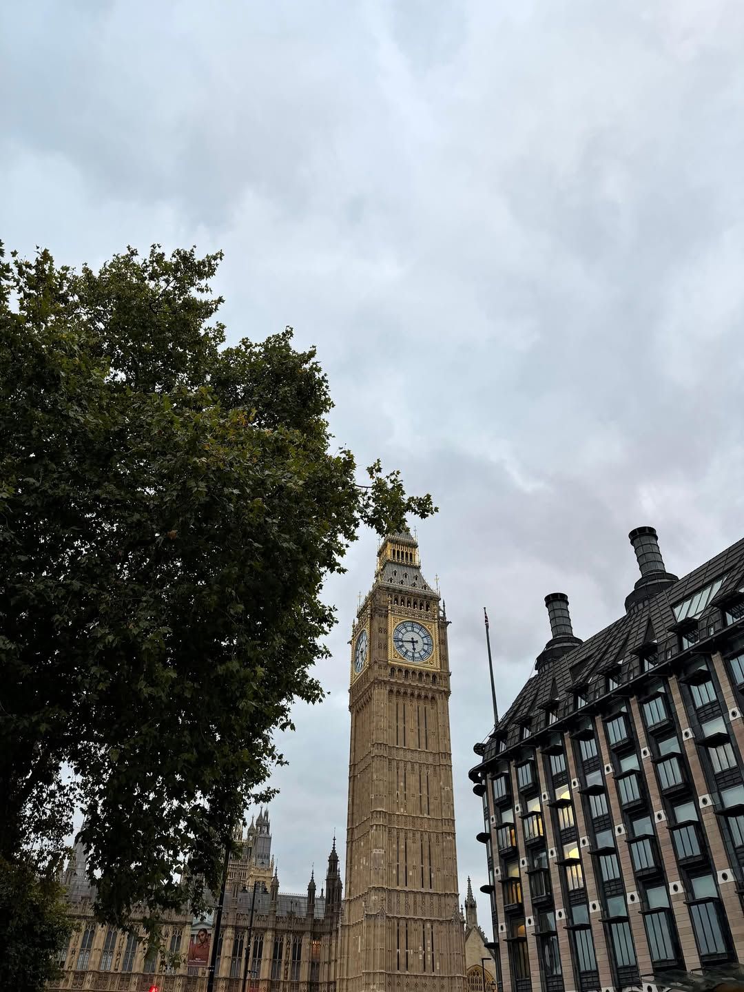 Kızılcık Şerbeti'nin Doğa'sı Sıla Türkoğlu ile sevgilisi Ata Ayyıldız'dan Londra'da aşk dolu tatil 7