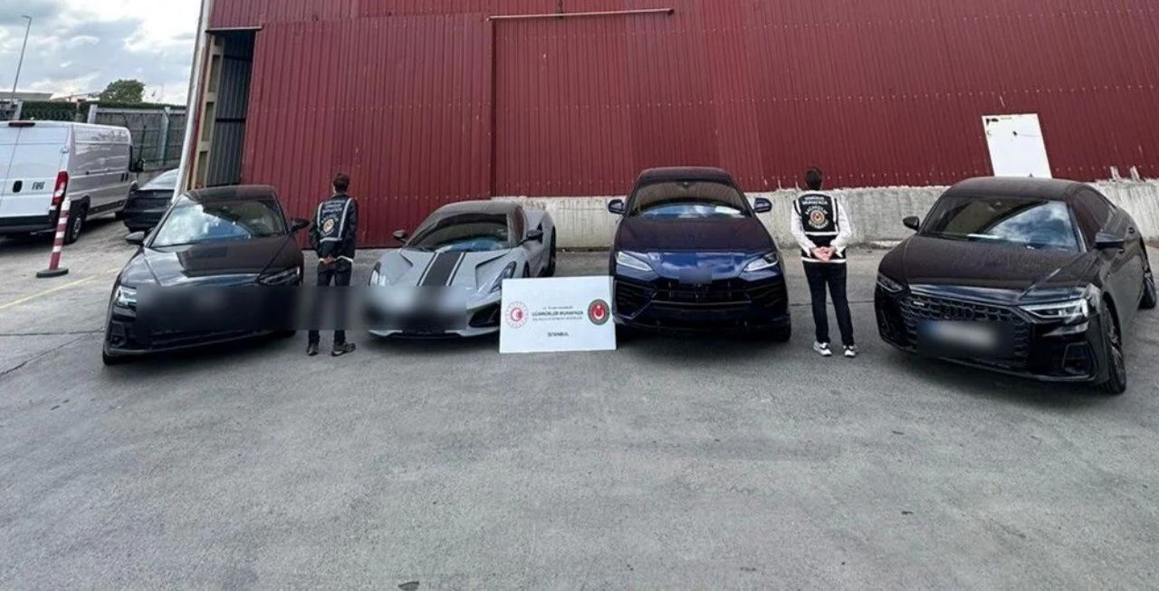 Değeri 288 milyon TL! Sahte fatura ile değeri düşürülen 10 lüks araca el konuldu 4
