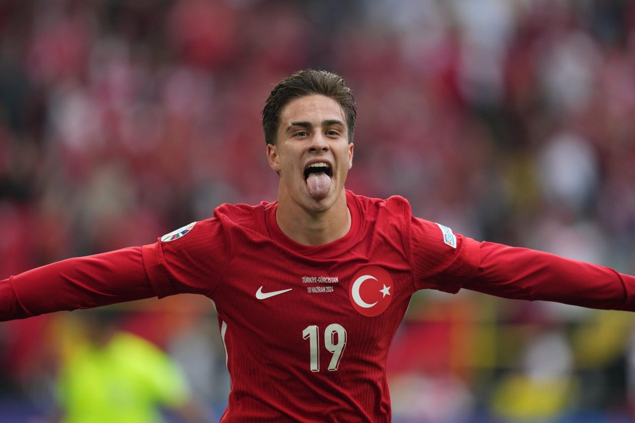 Transfer Dünyasını Sarsan İddia: Kenan Yıldız'ın Yeni Adresi... 4