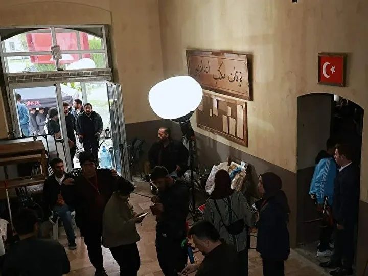 TRT Tabii setinde korkunç kaza! Ünlü oyuncu İsmail Ege Şaşmaz ameliyata alındı 5