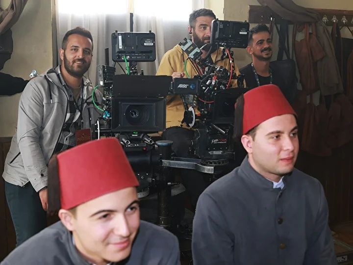 TRT Tabii setinde korkunç kaza! Ünlü oyuncu İsmail Ege Şaşmaz ameliyata alındı 1