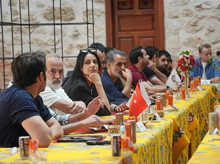 TRT Tabii setinde korkunç kaza! Ünlü oyuncu İsmail Ege Şaşmaz ameliyata alındı 2