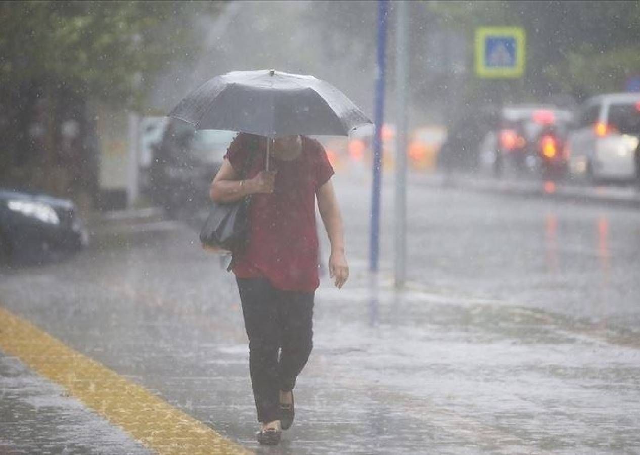 İstanbul’da kırmızı alarm! Fırtına ve ani sel kapıda! Sıcaklık 7 derece birden düşecek 2