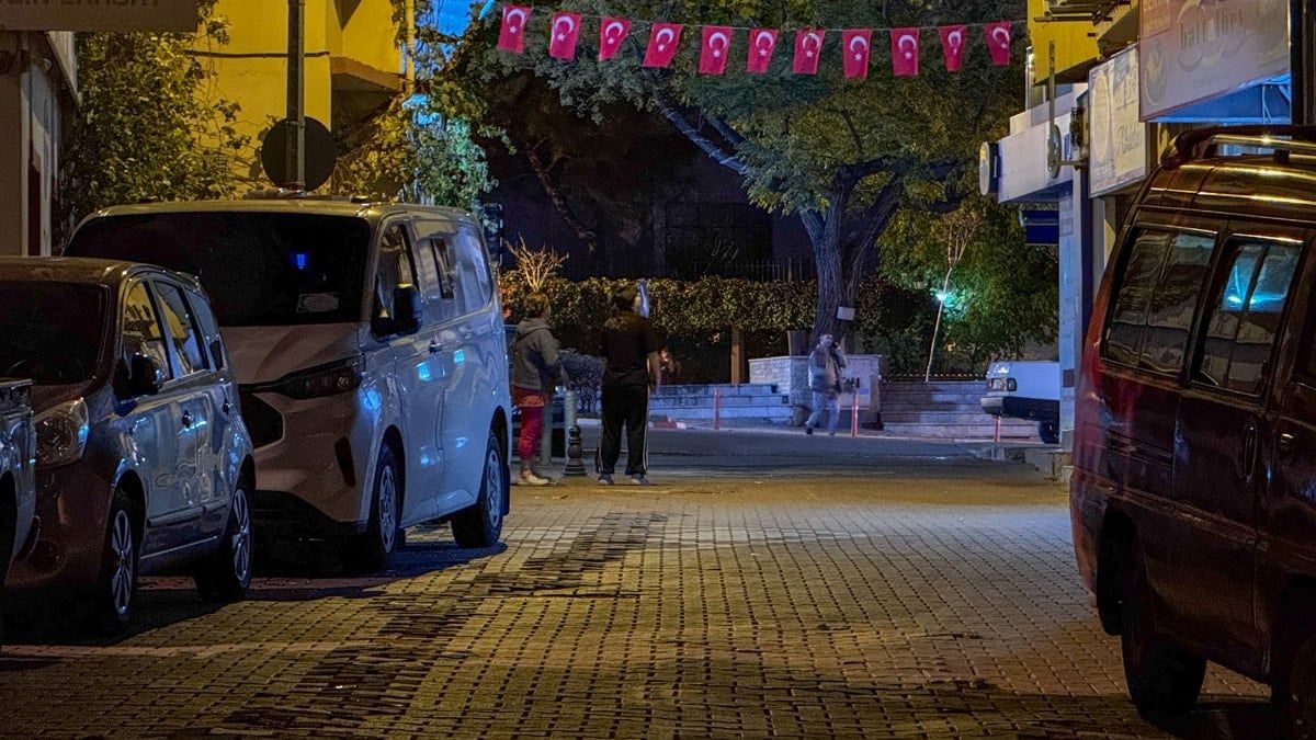 Balıkesir beşik gibi! 6.1'lik deprem sonrası 100'den fazla artçı meydana geldi... Bakan Yerlikaya Sındırgı'da! 2