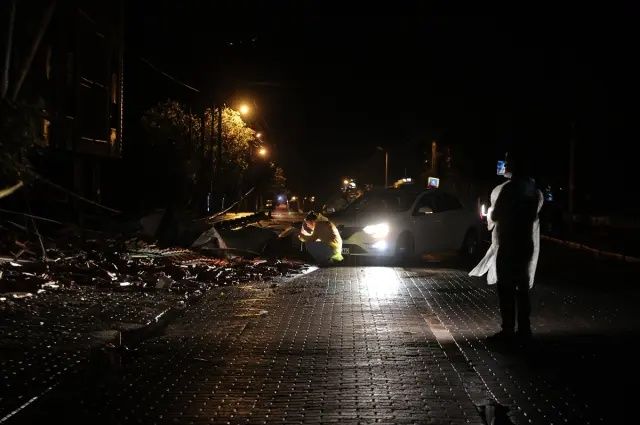Balıkesir'de kabus gibi gece! 6.1'lik depremin hasarı gün ağarınca ortaya çıktı! İşte yıkım görüntüleri... 2