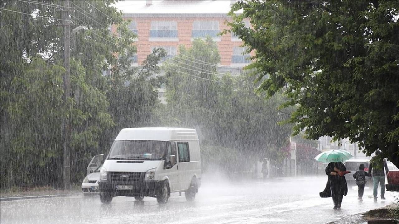 Yağmur bitmiyor! Meteoroloji uyardı: İstanbul, Bursa, İzmir ve Ankara’da fırtına alarmı 3