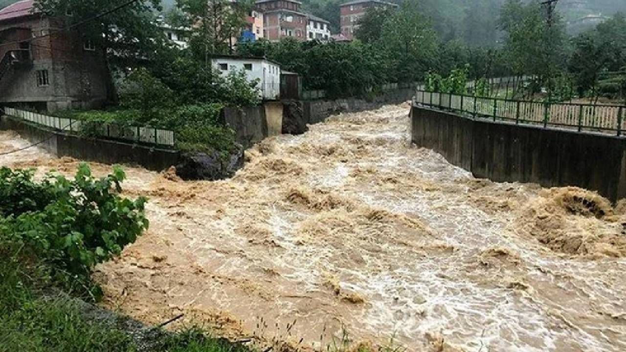 Yağmur bitmiyor! Meteoroloji uyardı: İstanbul, Bursa, İzmir ve Ankara’da fırtına alarmı 6