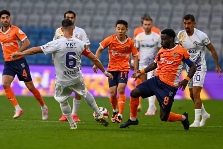 Gündeme bomba gibi düştü: İşte Zorbay Küçük'ün bu sezon Süper Lig dahil olmak üzere yönettiği maçlar... 8