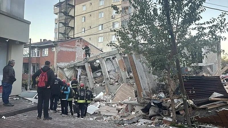 Binanın alt katında eczane vardı! Gebze'deki 6 katlı binanın yıkılmadan önceki görüntüsü ortaya çıktı 5
