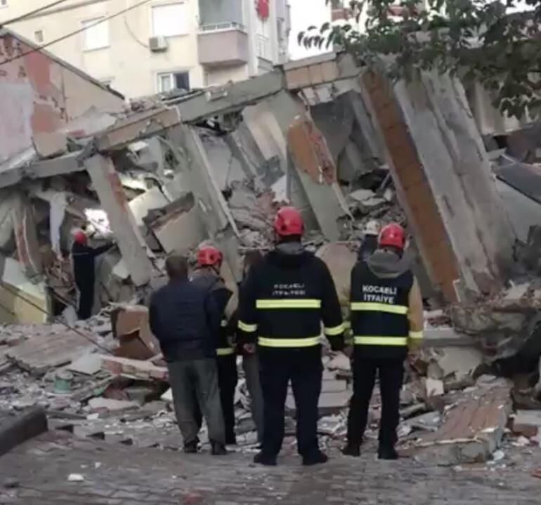 Binanın alt katında eczane vardı! Gebze'deki 6 katlı binanın yıkılmadan önceki görüntüsü ortaya çıktı 2