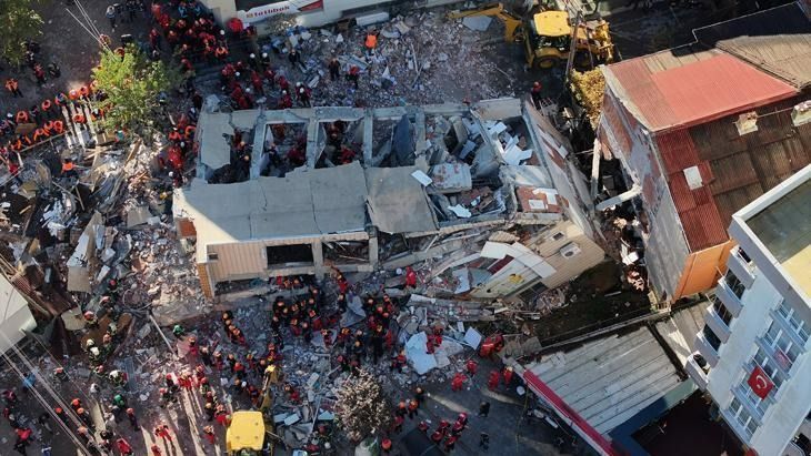 Kocaeli'de kabus günü! Yıkılma anına şahitlik eden mahalle sakini dehşet anlarını anlattı 8