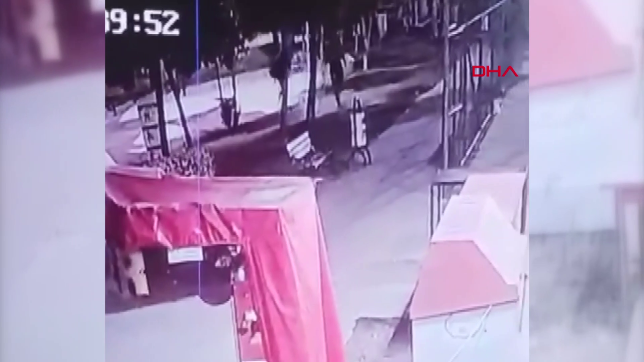 Yer: Adana! Bir kelime hayatına mal oluyordu! Bıçaklı dehşet görüntüleri kamerada! 2