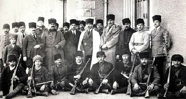 MİT arşivinden çıktı! 1940 tarihli belgede “İngiliz Kemal” detayı! "Casus değil kumarbaz" 10