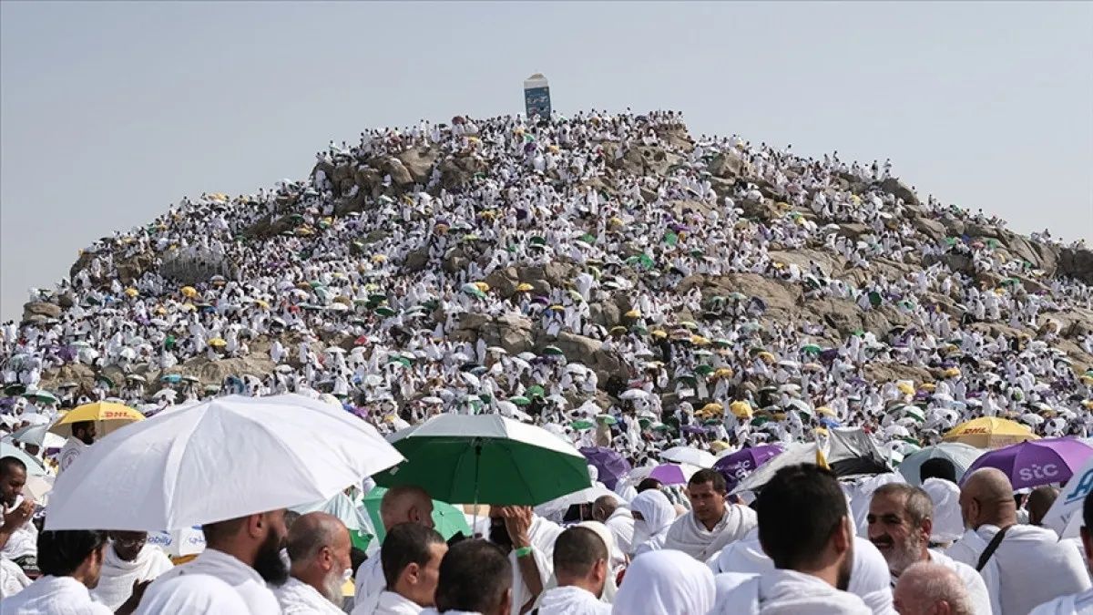 Suudi Arabistan’dan yeni kural: Hacca gitmek isteyenlere sağlık raporu şartı! 2
