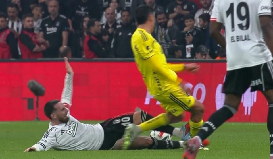 Maç sonrası Trio ekibi şok gerçeği açıkladı! Fenerbahçe'nin 2 penaltısı verilmemiş, resmen hakem Fener'i doğramış! 3