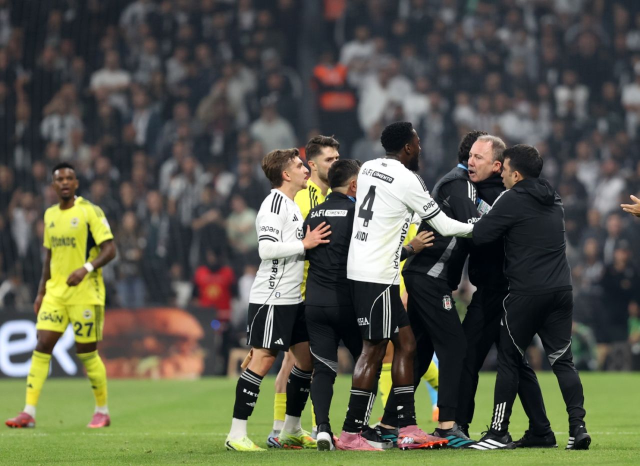 "Sen takımı sattın Orkun Kökçü! Fenerbahçe galibiyet priminden Orkun’a da vermesi gerekir!" Erman Toroğlu'ndan şok sözler! 6