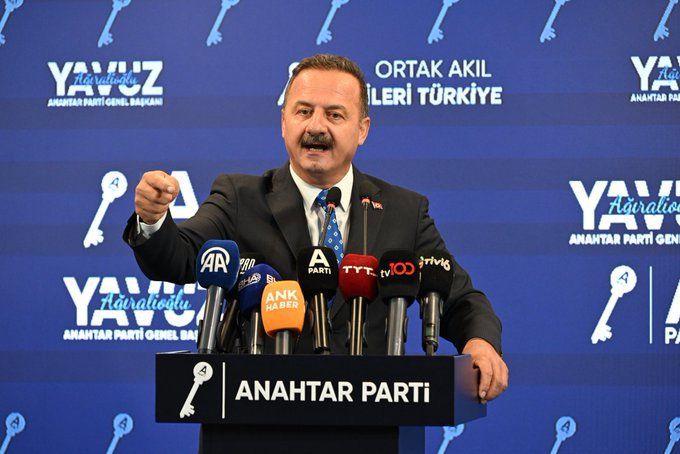 İYİ Parti’den ayrılan Koray Aydın’ın yeni adresi CHP mi olacak? Mansur Yavaş devreye girdi... "CHP'ye geçersem tepki çeker miyim?" 5