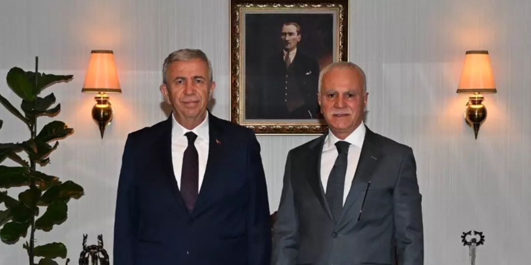 İYİ Parti’den ayrılan Koray Aydın’ın yeni adresi CHP mi olacak? Mansur Yavaş devreye girdi... "CHP'ye geçersem tepki çeker miyim?" 1