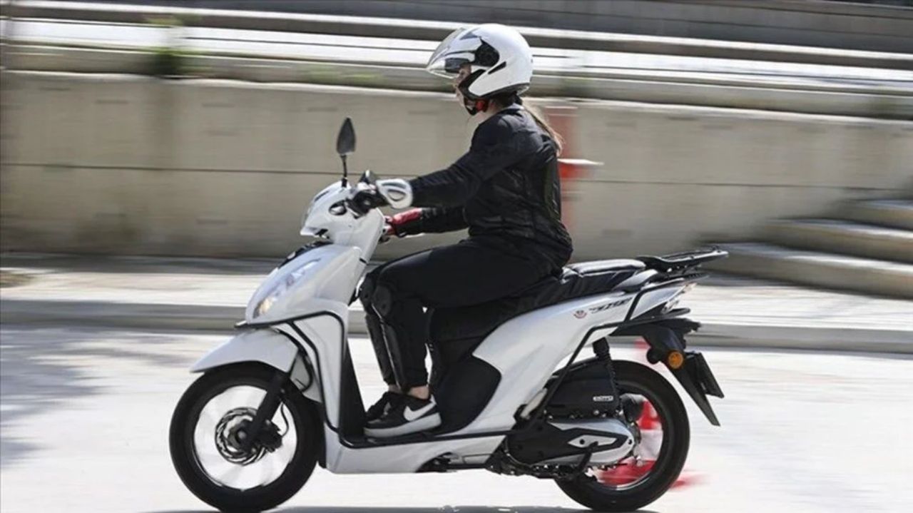 Trafikte “üçlü koruma” devri başladı! Eldiven, gözlük ve kask olmadan yola çıkmak yasak! Cezası var 2