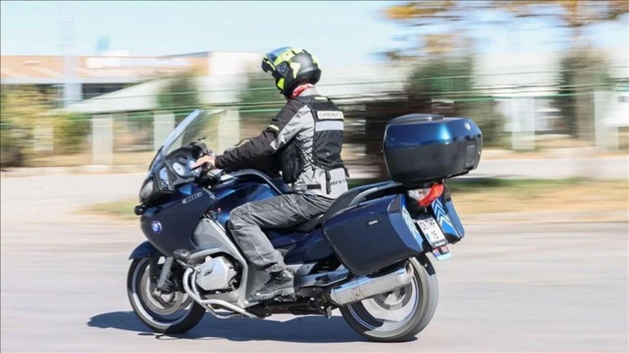 Trafikte “üçlü koruma” devri başladı! Eldiven, gözlük ve kask olmadan yola çıkmak yasak! Cezası var 5