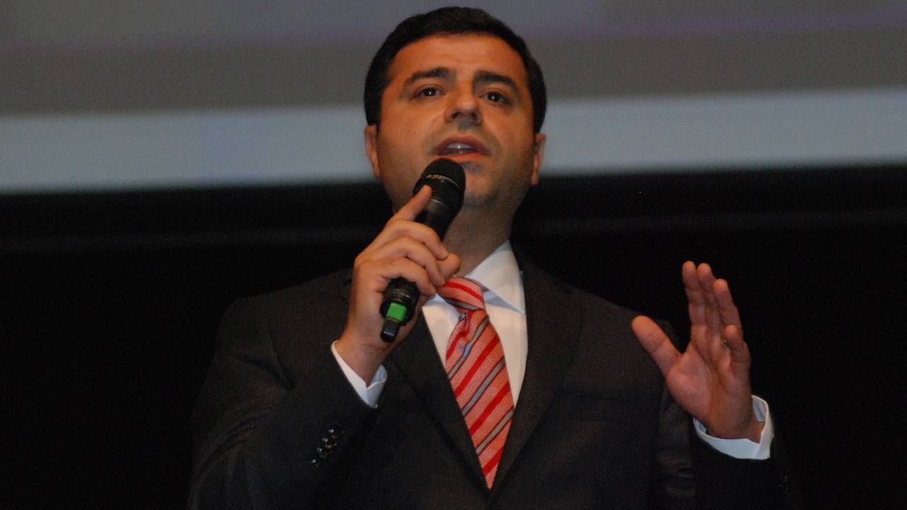9 yıllık tutukluluğun özeti! Selahattin Demirtaş’a açılan davalar: Hangi suçlamalarla yargılandı? 9