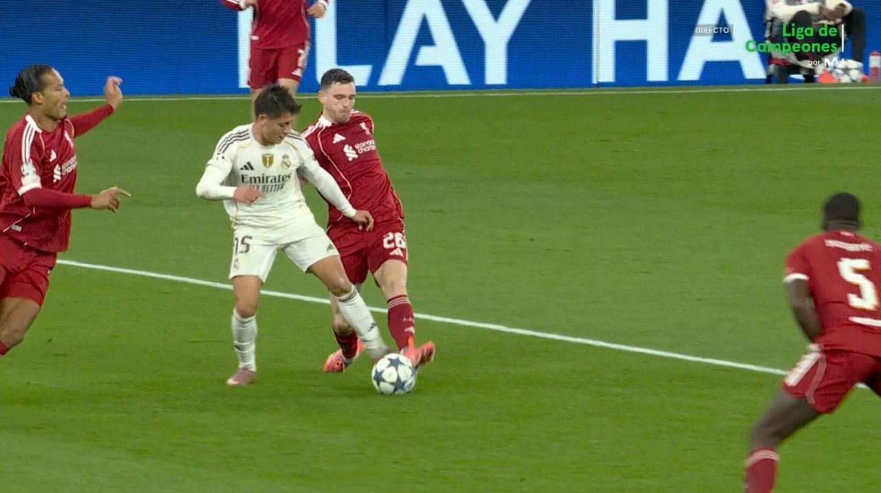Arda Güler'e yapılan hareket maçın önüne geçti! Real Madrid taraftarı sosyal medyayı ayağa kaldırdı 3