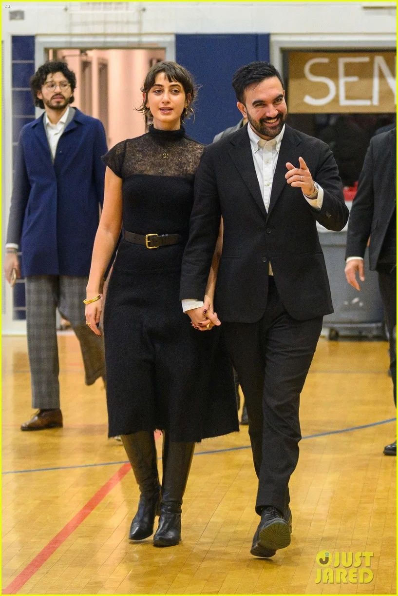 Z kuşağının Müslüman First Lady’si! New York’un yeni belediye başkanı Zohran Mamdani’nin Suriyeli eşi Rama Duwaji kimdir? 8