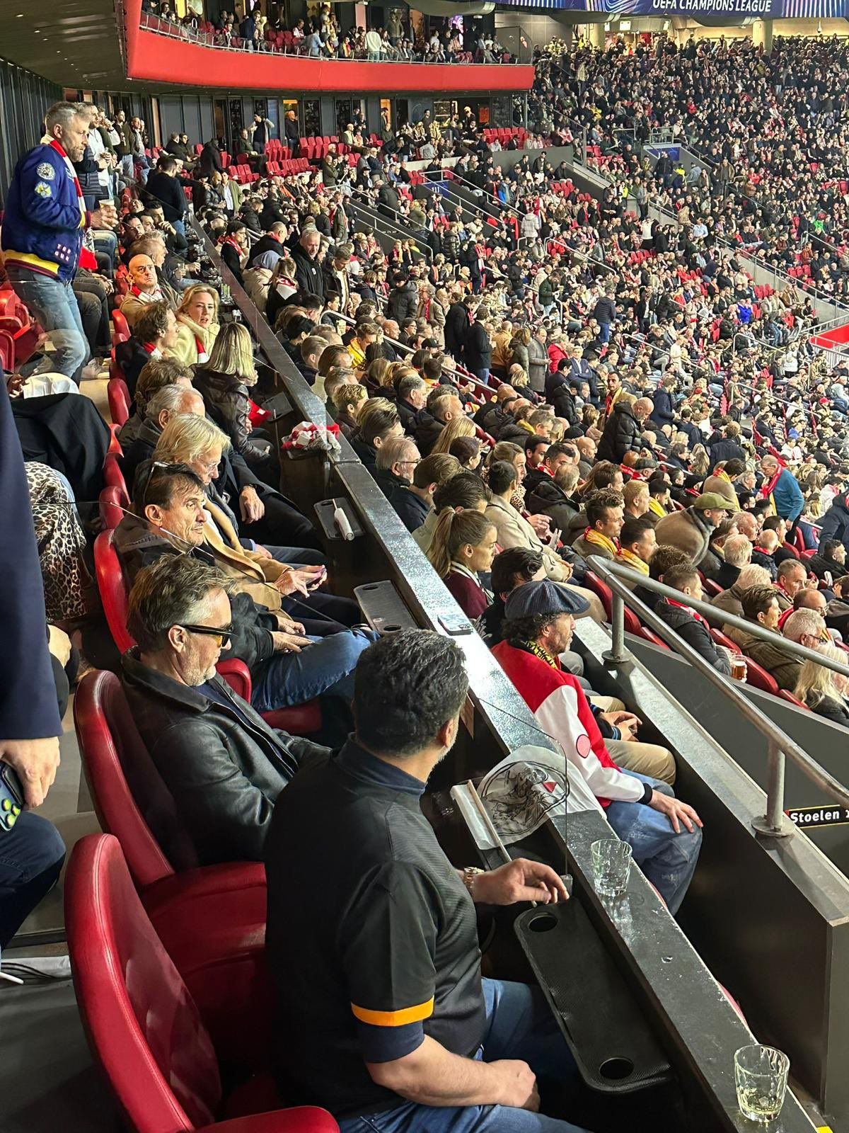 Fenerbahçe'nin eski yöneticisi Ajax deplasmanında rakibi destekledi! Sonu 'hüsranla' sonuçlandı 3