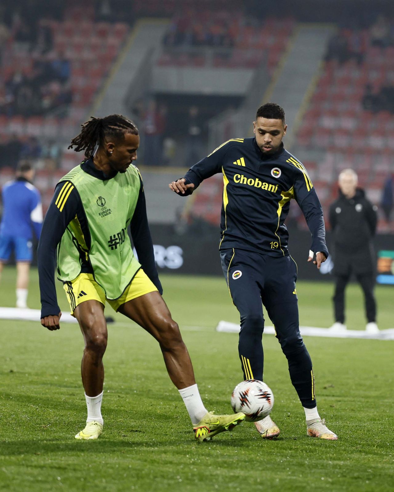 Penaltı skandalı gündemi salladı! Eski hakem ve spor yazarlarından Victoria Plzen maçı hakemi Allard Lindhout için çok sert sözler: Futbolu bilmemek, korkaklık, eyyam ve tam bir skandal karar 7