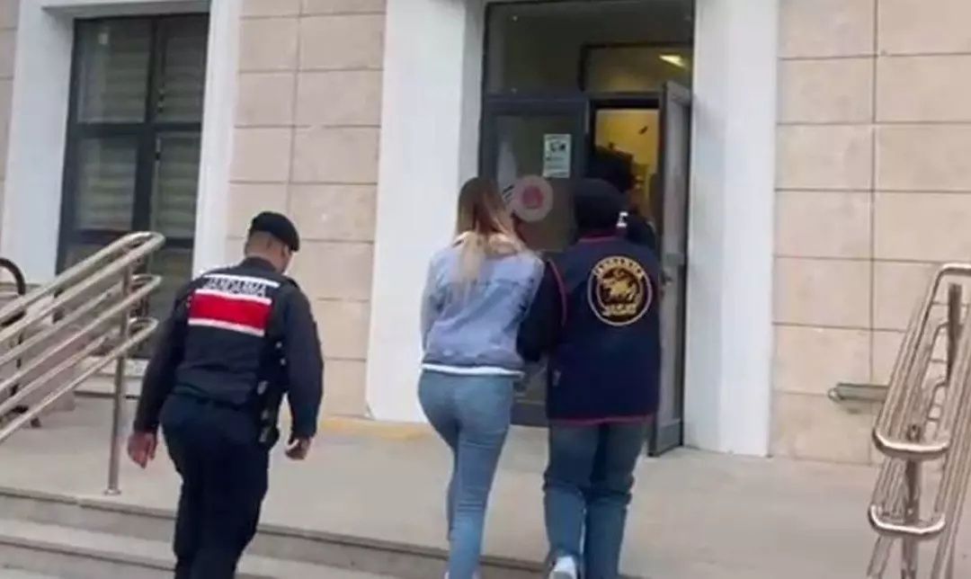Denizli'de cezaevinde yapay zeka skandalı: Kadın gardiyanı sahte video ile hedef aldılar! Hülya T. ve sevgilisi tutuklandı... 3