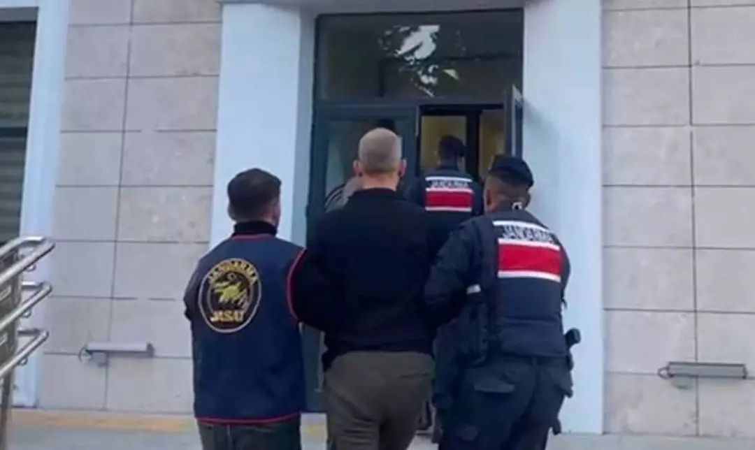 Denizli'de cezaevinde yapay zeka skandalı: Kadın gardiyanı sahte video ile hedef aldılar! Hülya T. ve sevgilisi tutuklandı... 4