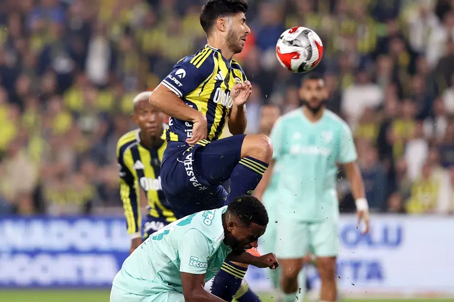 Marco Asensio'nun kırmızı kart görmesi gerekiyor muydu? Hakem yorumcuları ikiye bölündü: "Tartışmam bile!" 1