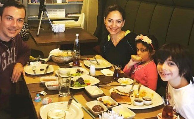 Jess Molho ve Zeynep Molho boşanıyor!  23 yıllık evlilikte şiddet iddiaları ve 40 milyon TL'lik tazminat talebi! Duruşmada dikkat çeken ünlü tanıklar... 4