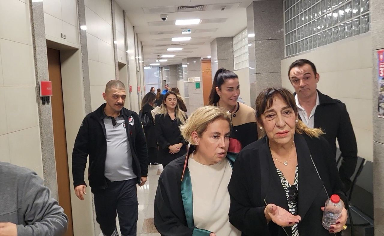 Jess Molho ve Zeynep Molho boşanıyor!  23 yıllık evlilikte şiddet iddiaları ve 40 milyon TL'lik tazminat talebi! Duruşmada dikkat çeken ünlü tanıklar... 5
