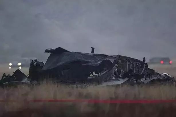 Uçak sınırdan 5 kilometre uzakta düştü, acil sinyal gönderemedi! 20 askerimizin şehit olduğu kazanın enkazından son görüntüler... 3