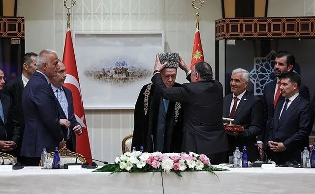Ahıska Türkleriyle gönül buluşması: Cumhurbaşkanı Erdoğan’a kalpak hediye edildi 4