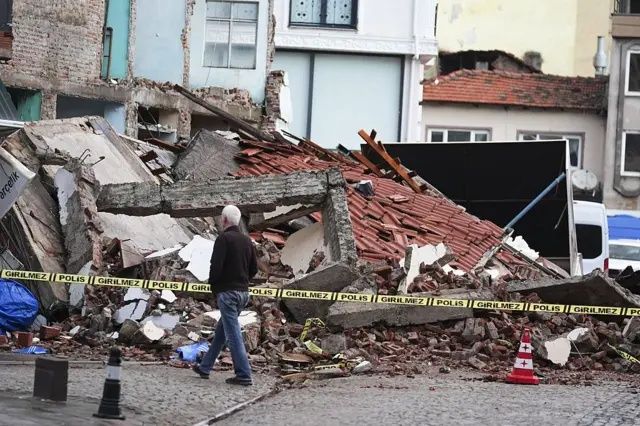 Deprem fırtınası sonrası yeni uyarı! Prof. Dr. Övgün Ahmet Ercan il il, ilçe ilçe açıkladı: Bu bölgelerde sakın ev almayın, kiralık da tutmayın! 9