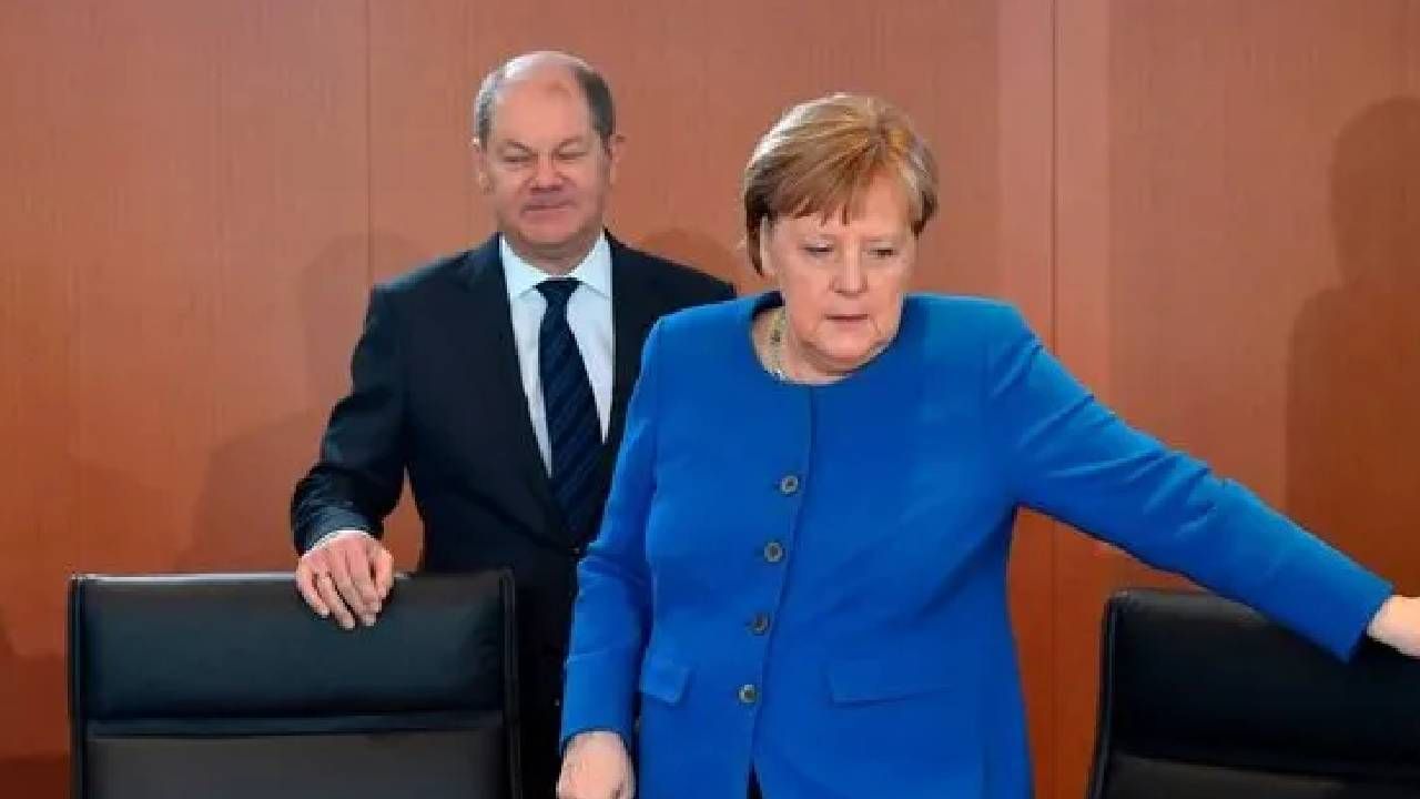 Almanya’yı sarsan skandal! Merkel ve Scholz’u hedef alan ölüm listesi alarmı: Suikast için bağış toplamışlar 2