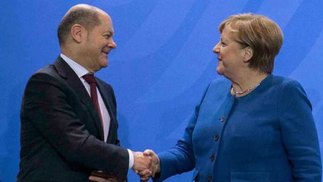 Almanya’yı sarsan skandal! Merkel ve Scholz’u hedef alan ölüm listesi alarmı: Suikast için bağış toplamışlar 4