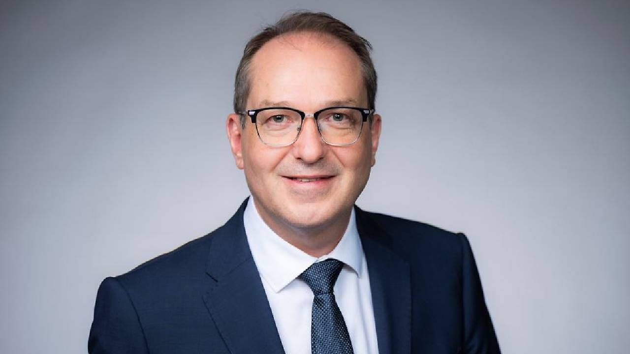 Almanya’yı sarsan skandal! Merkel ve Scholz’u hedef alan ölüm listesi alarmı: Suikast için bağış toplamışlar 6
