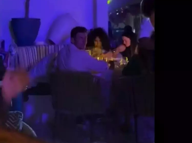 Bülent Ersoy, 'Evli sevgilisi ve onun eşiyle yemeğe çıktı' iddialarına ateş püskürdü 8