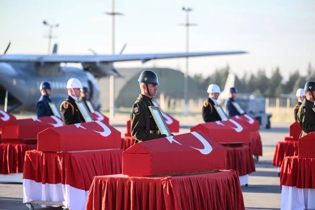 Faciadan saatler önce... Şehit Ahmet Yasir Kuyucu’nun kız kardeşiyle son konuşması ortaya çıktı! "Sen şehit olmuşsun…" 6