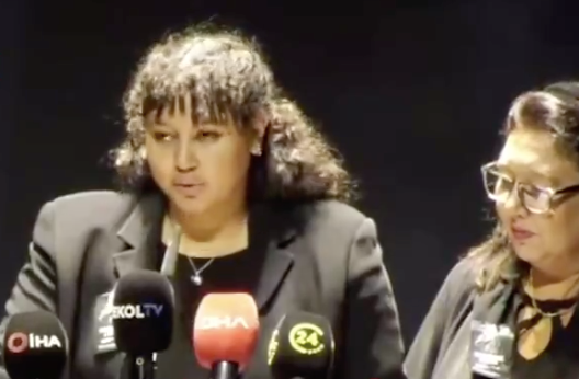 Muazzez Abacı’ya hüzünlü veda: AKM’de gözyaşları sel oldu! Torununun duygusal sözleri töreni sarstı: Bana her akşam meyve tabağı yapar, çorap giymemi söylerdi! 4
